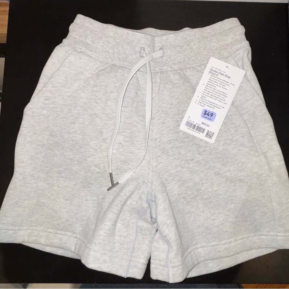 LULULEMON High Rise Scuba Short 5” Size 2 NWT